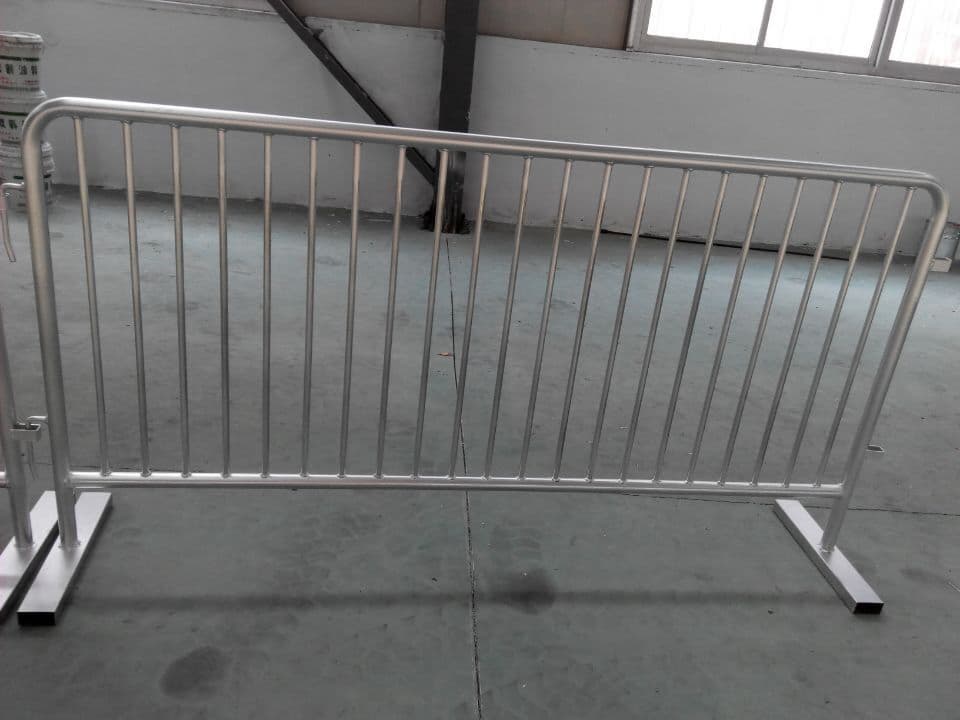 Hot dipped galvanized road safety barrier
